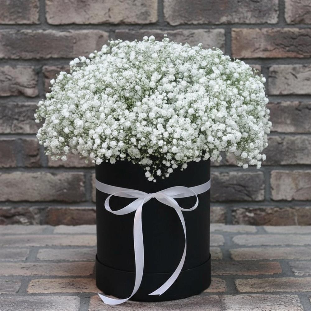 Цветочная композиция из Гипсофила в шляпной коробке в Табунах