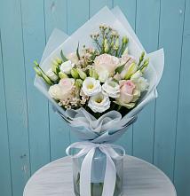 Букет цветов из:  Розы и Лизиантусы #REPLACE_PRED# Табунах