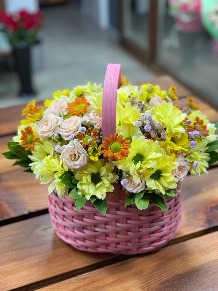 Цветочная композиция из Хризантемы и Розы в корзине в Табунах